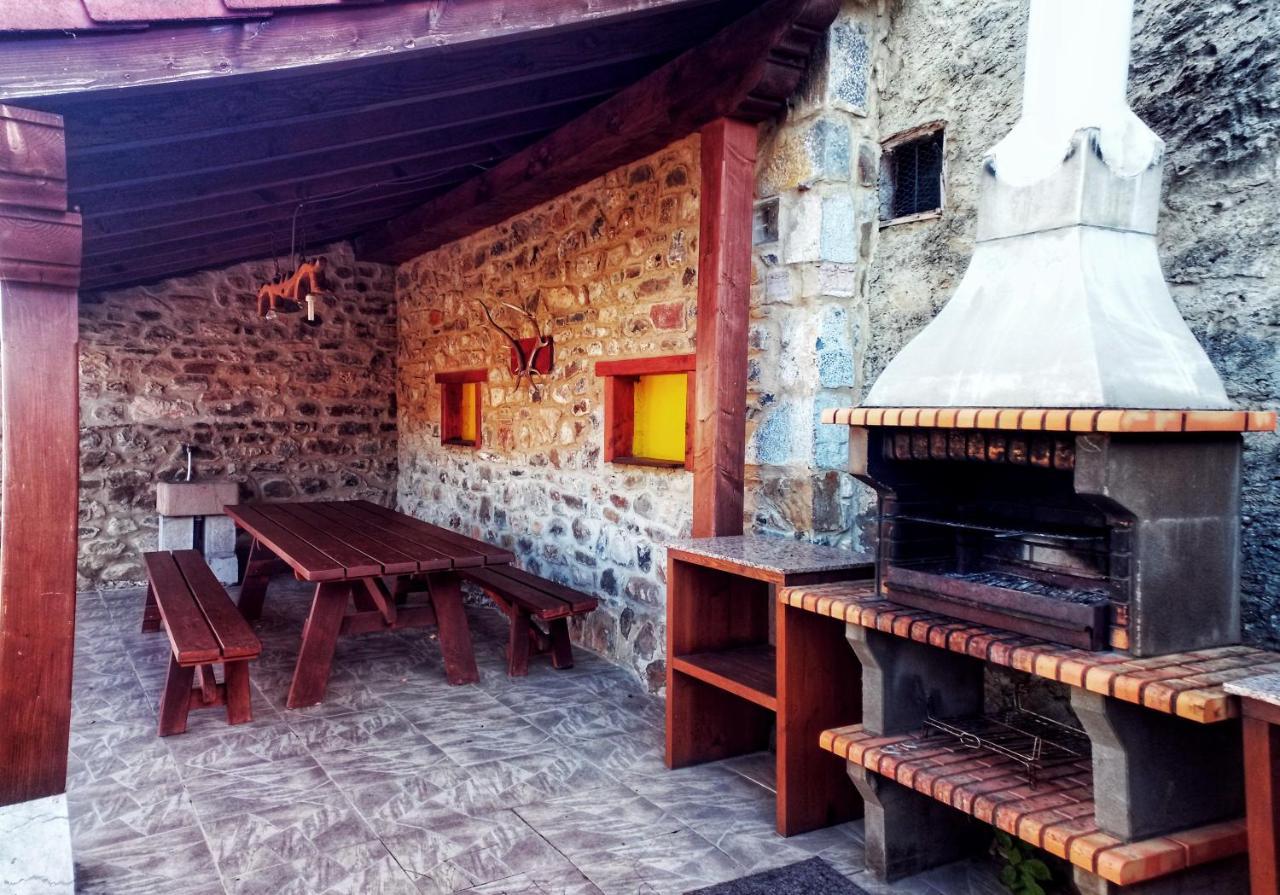 Casa Rural Buron Посада де Валдеон Екстериор снимка