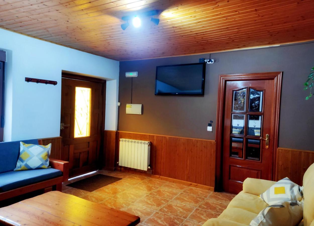 Casa Rural Buron Посада де Валдеон Екстериор снимка